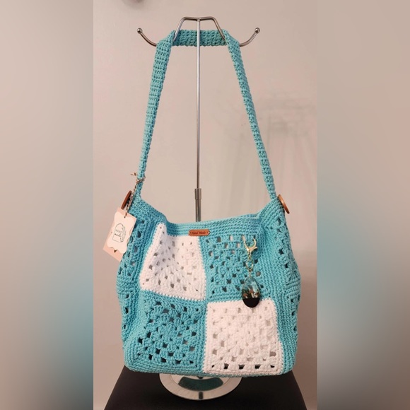 Handbags - Medium sized crochet bag teal blue and white